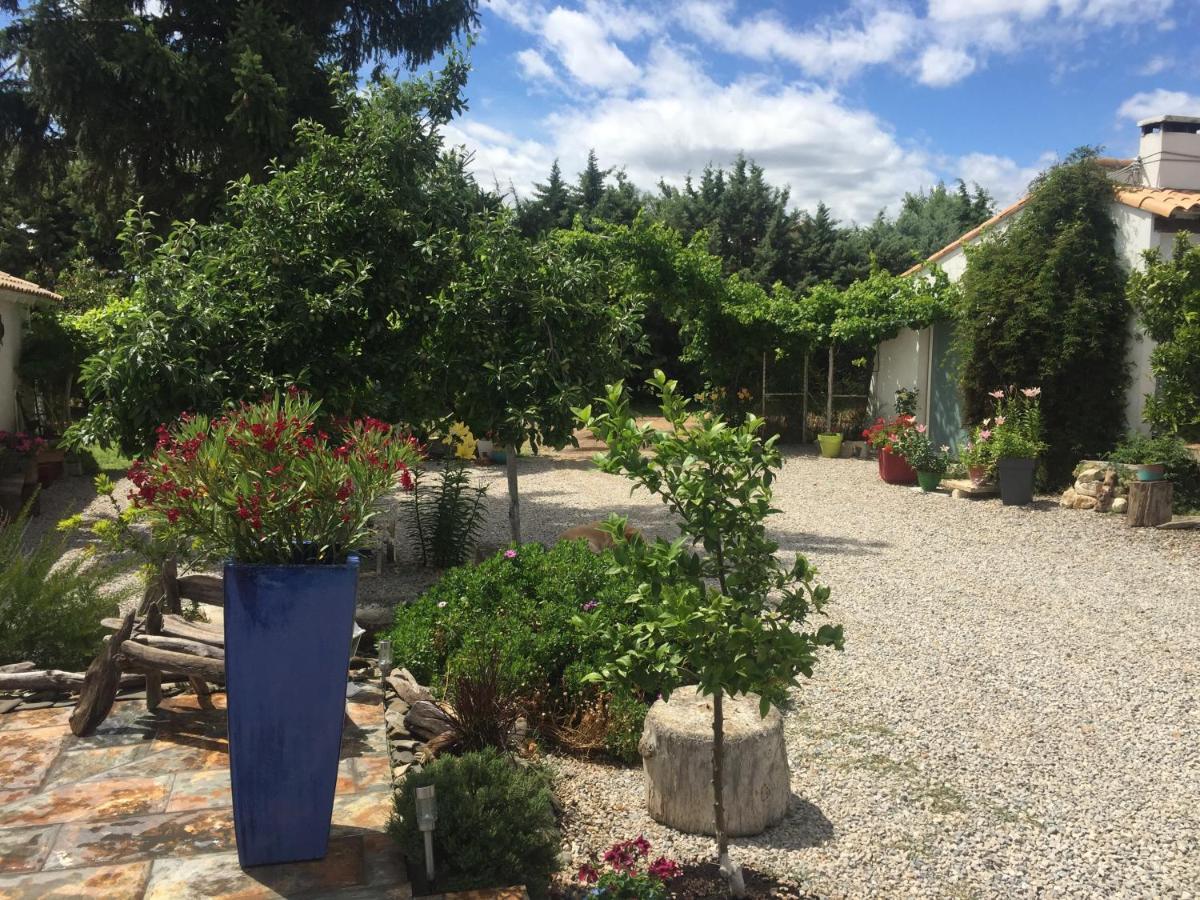 Mazet Provencal Hotel Saint-Gilles  Exterior photo